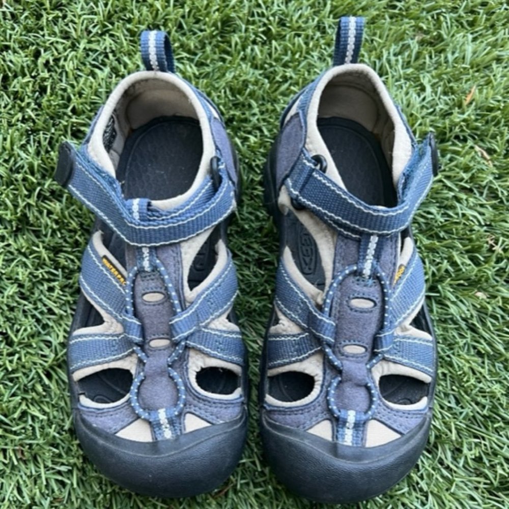Keen Newport waterproof hiking/water shoe